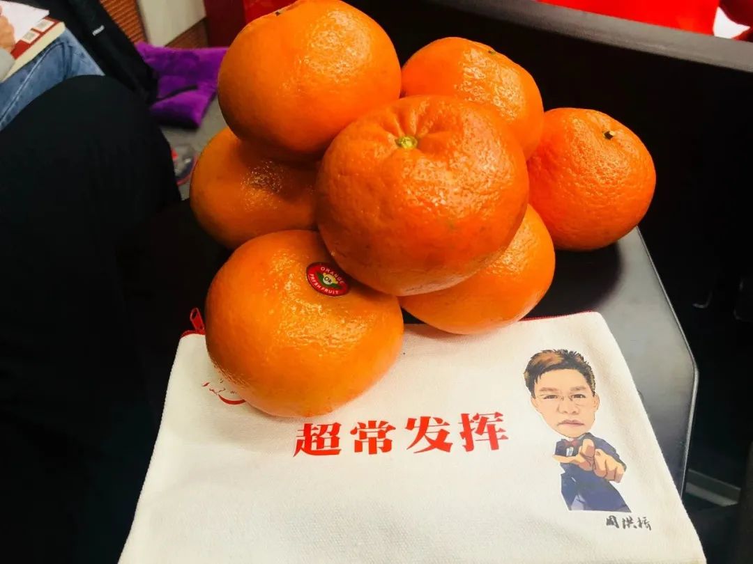  學(xué)習(xí)技巧   1、周校獨創(chuàng)數(shù)學(xué)秒殺公式必須背熟，考來考去就是那些考點，把考點弄透即可。（洪橋君悄悄告訴你：現(xiàn)下載洪橋考研app，搜“數(shù)學(xué)秒殺課”即可免費學(xué)習(xí)哦~） ▽  圖片 2、基礎(chǔ)題30分必須拿到手，《數(shù)學(xué)上岸計劃》的基礎(chǔ)篇必須做完弄懂；  3、充分性必要條件，基礎(chǔ)差的直接猜，基礎(chǔ)好的，挑容易的做；  4、十年真題必須仔細(xì)刷一遍，錯的題目最好重新在錯題本上重新做一遍；后五年的真題必須要刷兩遍！